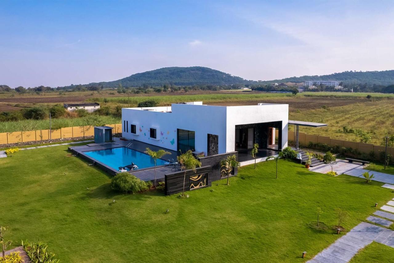 Stayvista'S Le Bon Horizon - Hillside Elegance With Chic Interiors, Poolside Serenity & Picturesque Gazebo - Proximity To Sula นาสิก ภายนอก รูปภาพ