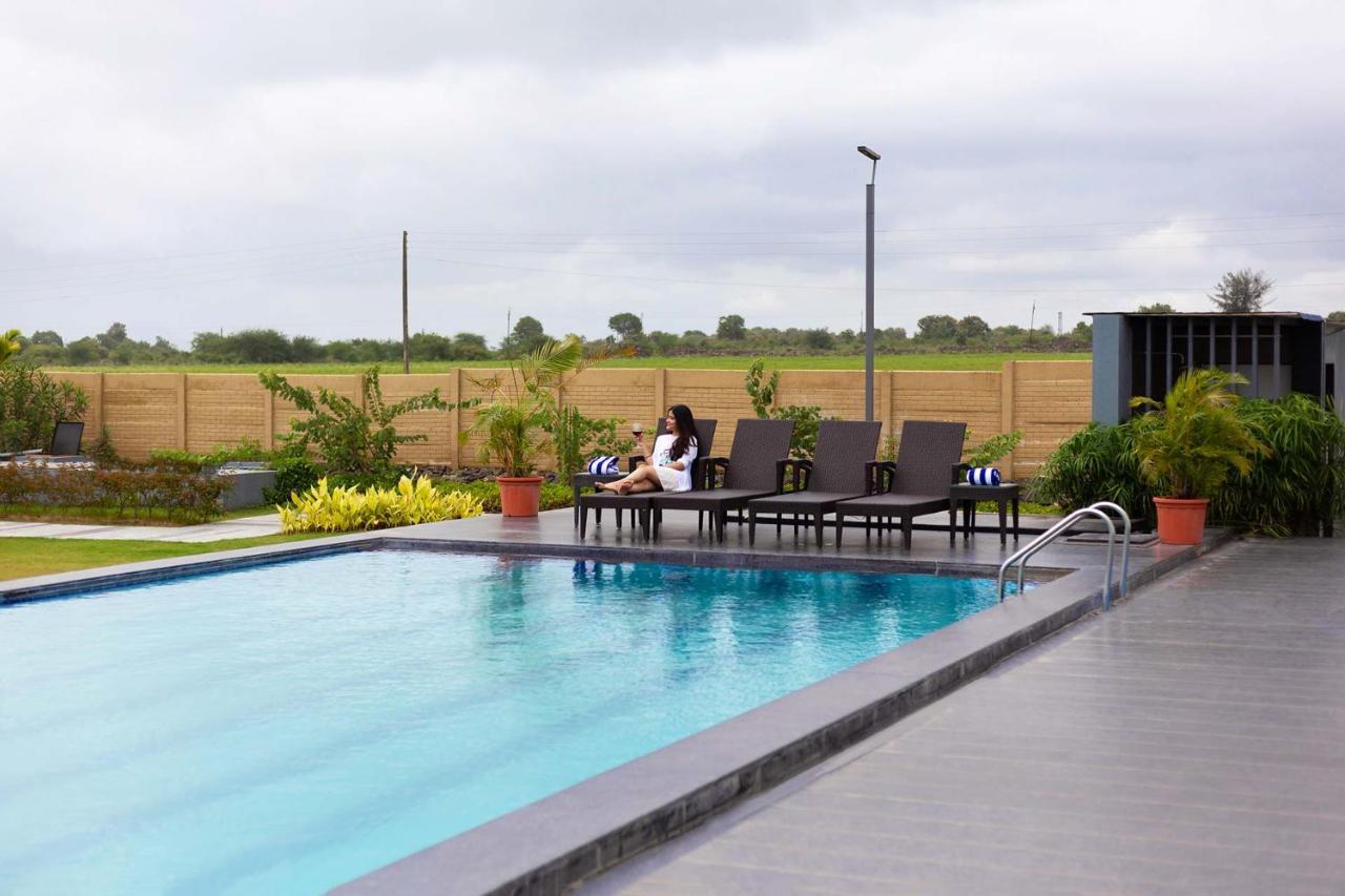 Stayvista'S Le Bon Horizon - Hillside Elegance With Chic Interiors, Poolside Serenity & Picturesque Gazebo - Proximity To Sula นาสิก ภายนอก รูปภาพ