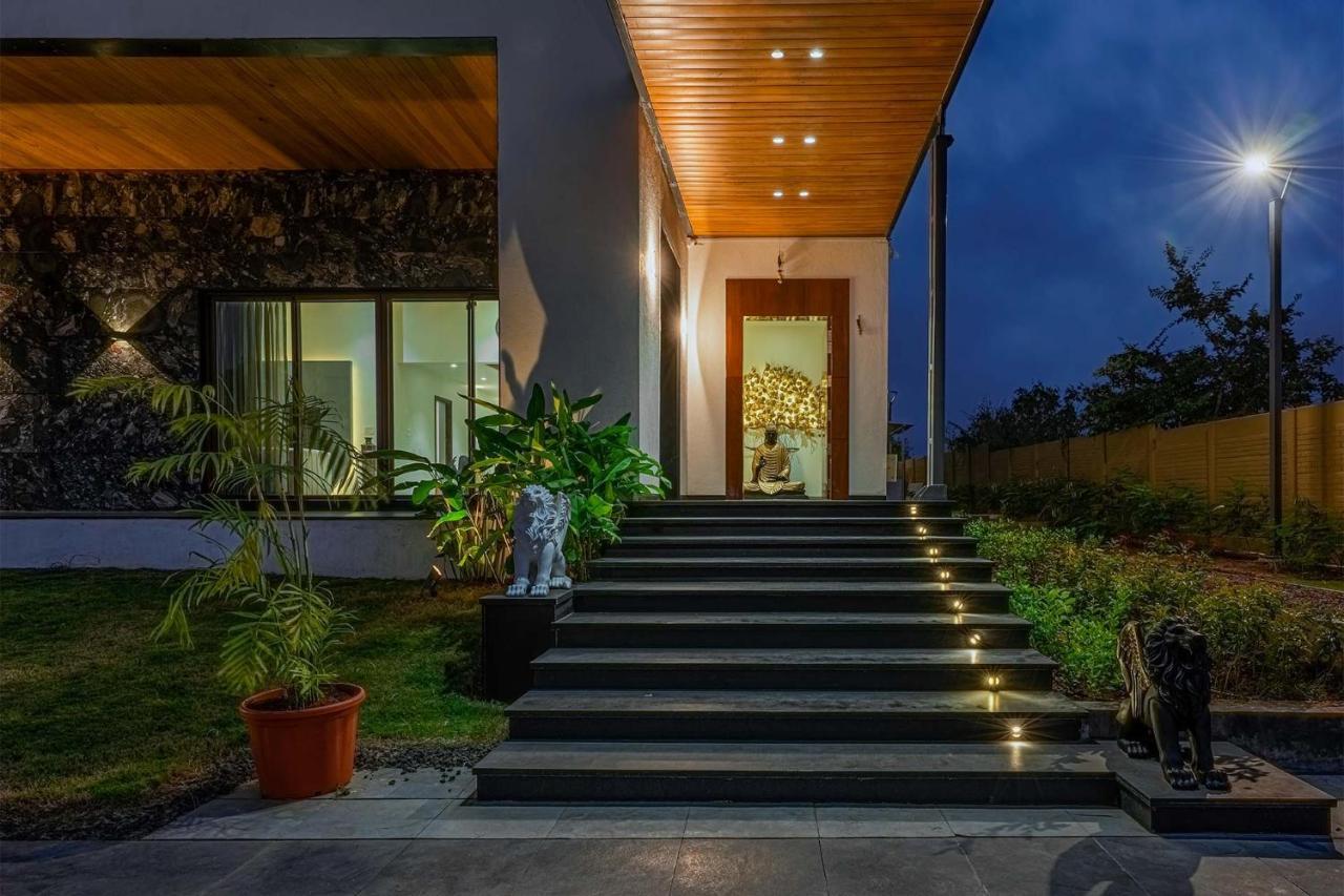 Stayvista'S Le Bon Horizon - Hillside Elegance With Chic Interiors, Poolside Serenity & Picturesque Gazebo - Proximity To Sula นาสิก ภายนอก รูปภาพ