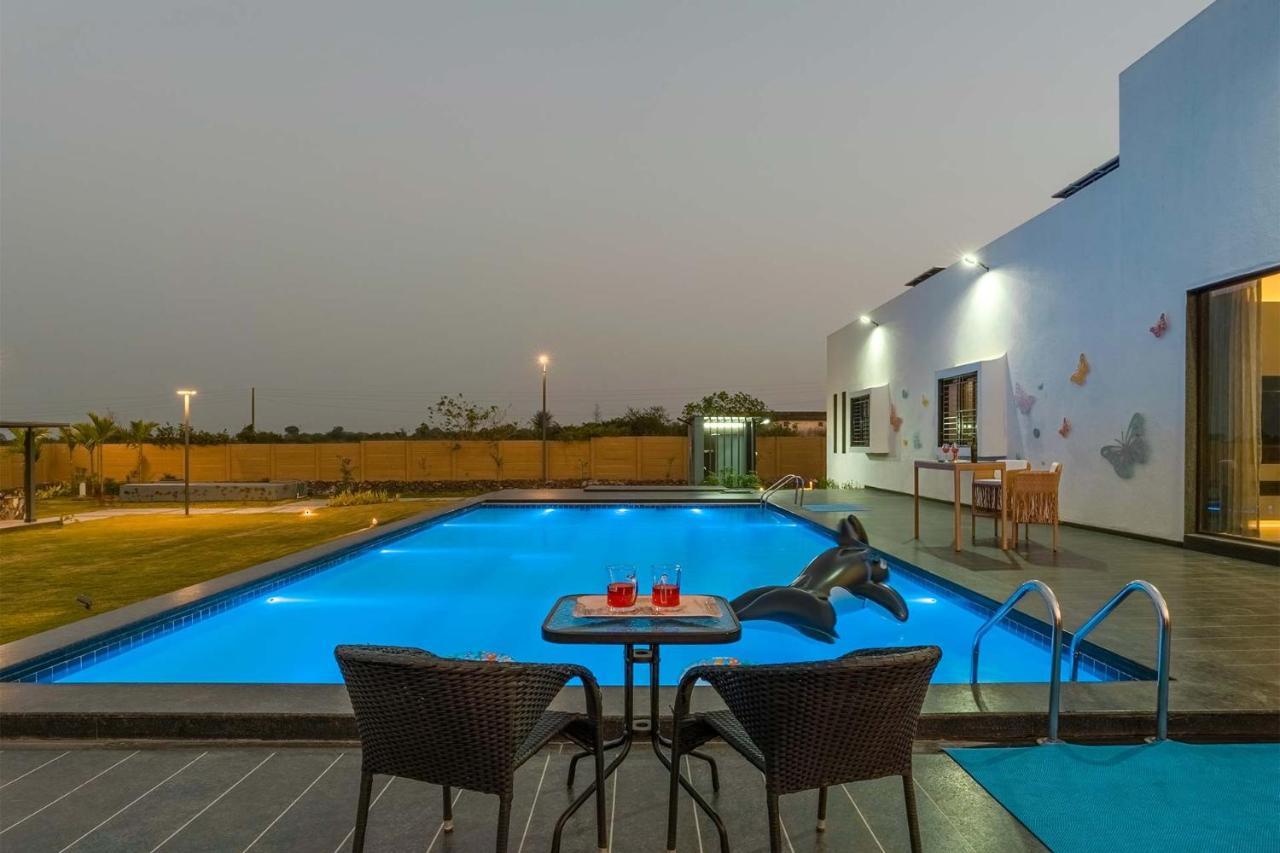 Stayvista'S Le Bon Horizon - Hillside Elegance With Chic Interiors, Poolside Serenity & Picturesque Gazebo - Proximity To Sula นาสิก ภายนอก รูปภาพ